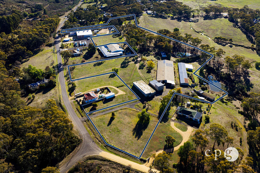 Click to view all images 43 Boundary Road Maldon VIC 3463 - Image 2