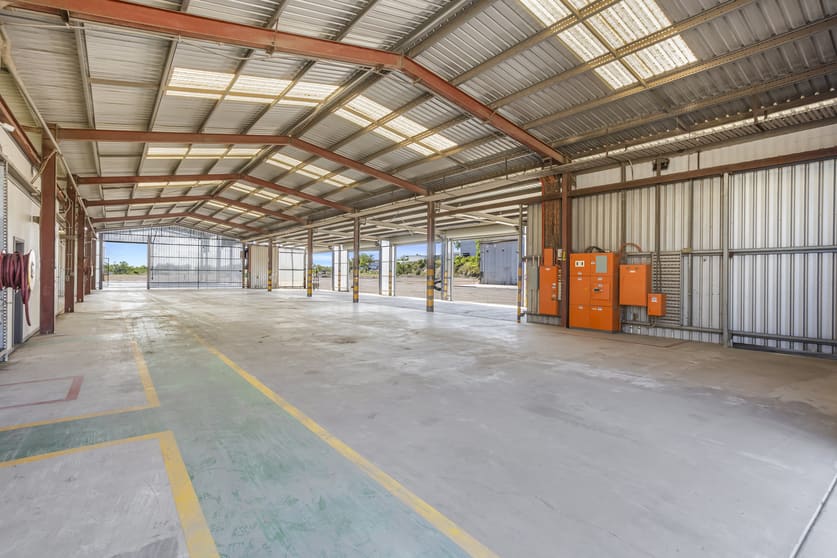 Click to view all images Unit/393-409 McLaughlin Street Parkhurst QLD 4702 - Image 1