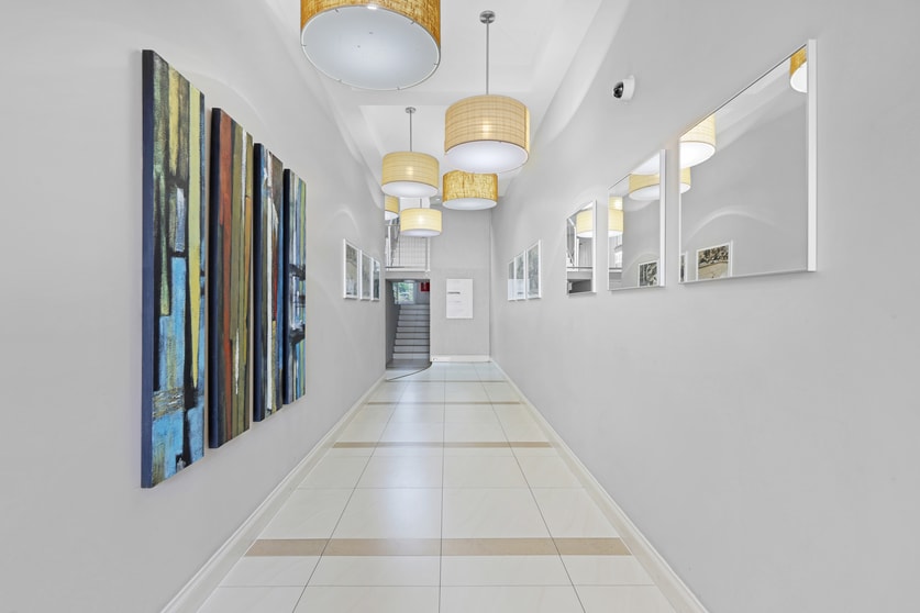 Click to view all images 31/35 Orchid Avenue Surfers Paradise QLD 4217 - Image 3