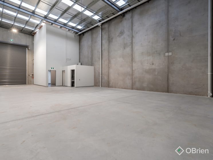 Click to view all images 1-2/6 Thornhill Street Hastings VIC 3915 - Image 2