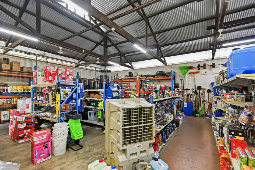 Click to view all images 22-24 CANNON STREET Gordonvale QLD 4865 - Image 3