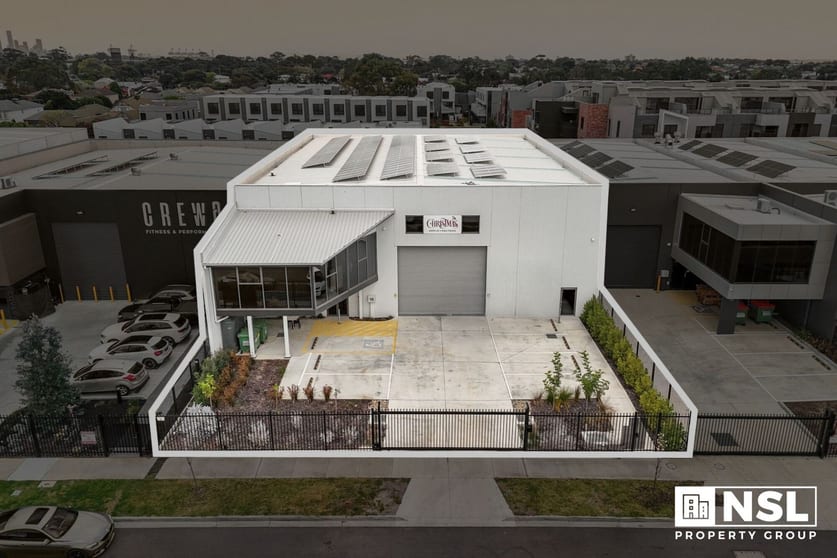Click to view all images 18 Robbins Circuit Williamstown North VIC 3016 - Image 1