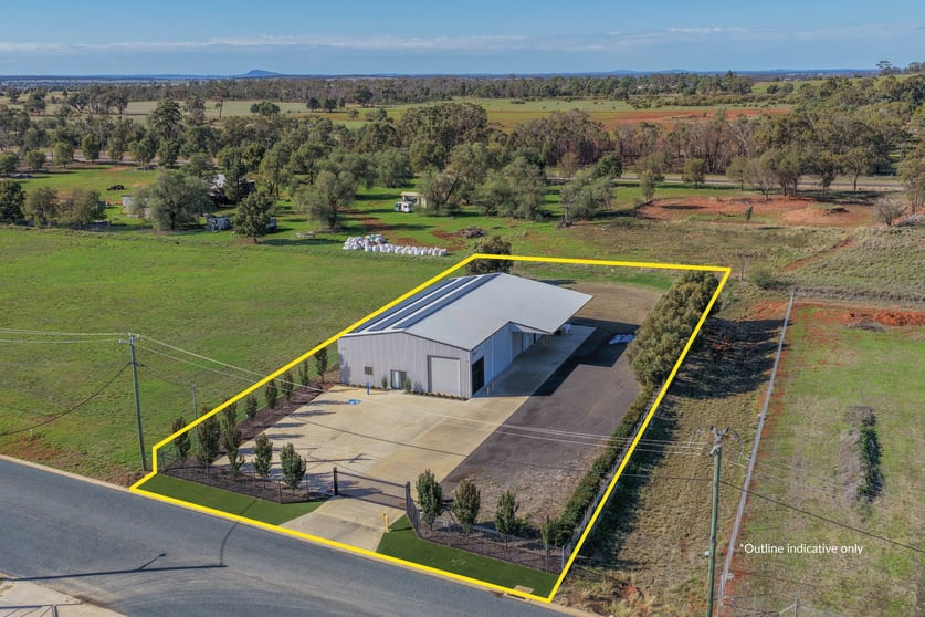 Click to view all images 25 Galari Circuit Condobolin NSW 2877 - Image 1