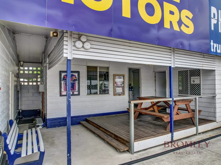 Click to view all images 3416-3418 Pacific Highway Springwood QLD 4127 - Image 2