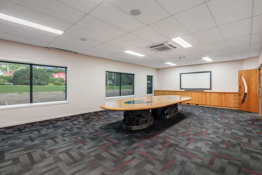 Click to view all images 339 - 351 Anzac Avenue Harristown QLD 4350 - Image 3