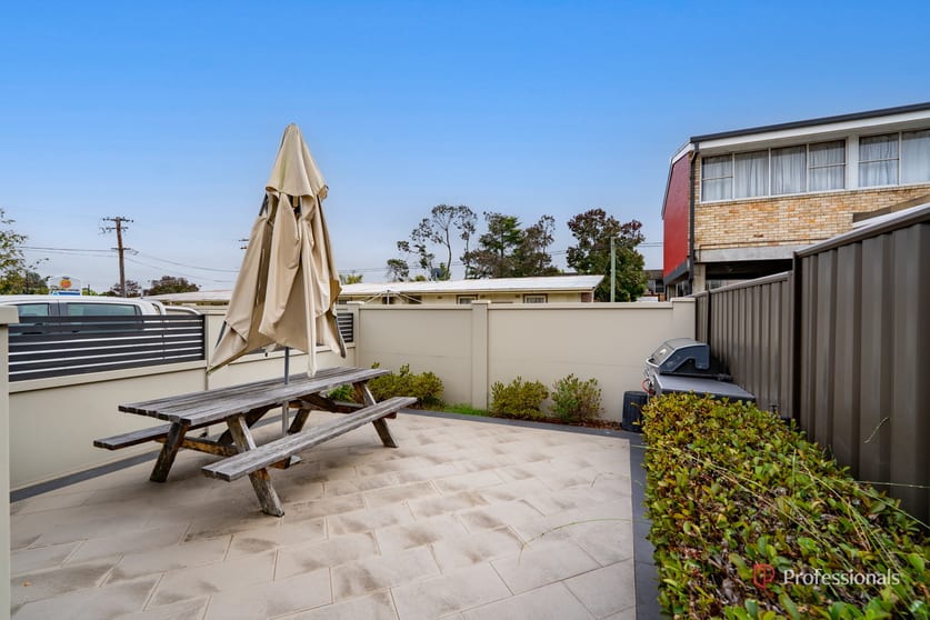 Click to view all images 121-123 Allingham Street Armidale NSW 2350 - Image 3