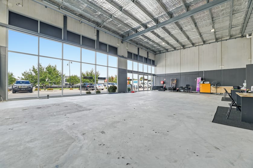 Click to view all images Unit 1/2 Southeast Boulevard Pakenham VIC 3810 - Image 2
