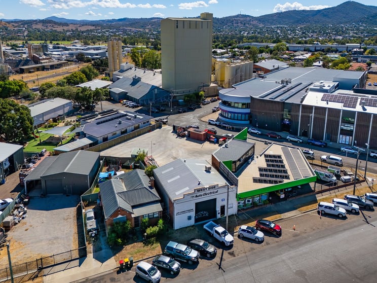 11 Hercules Street West Tamworth NSW 2340 - Image 2
