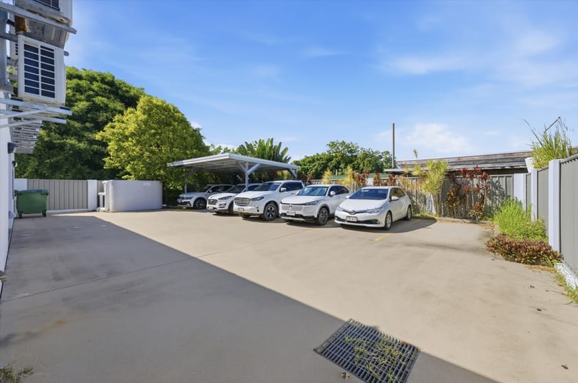 Click to view all images 8 Evans Avenue North Mackay QLD 4740 - Image 3