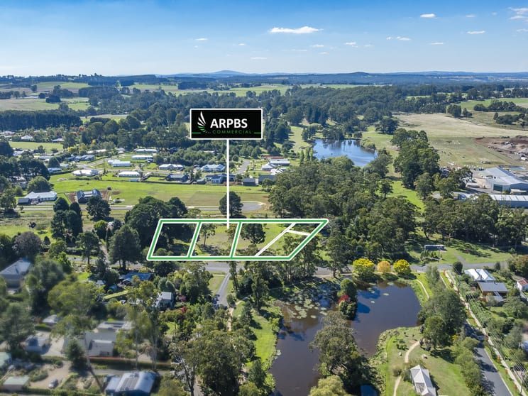 Click to view all images 6 Victoria Street Trentham VIC 3458 - Image 2