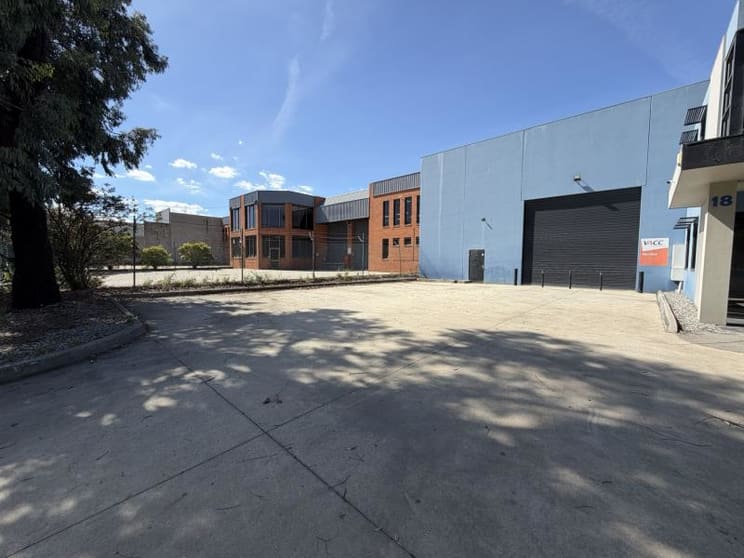 Click to view all images 18 Ovata Drive Tullamarine VIC 3043 - Image 2