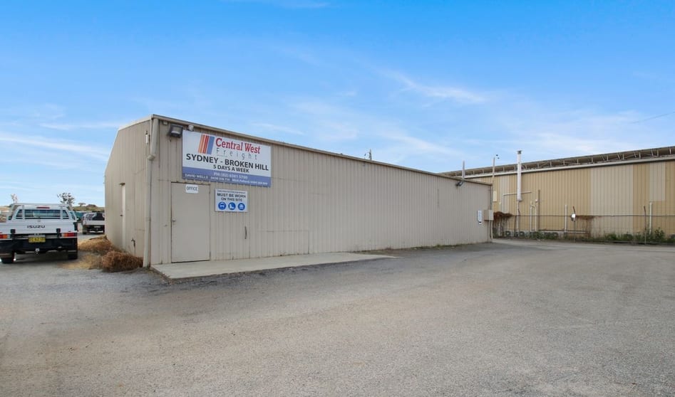 Click to view all images 16 Kanandah Road Broken Hill NSW 2880 - Image 2