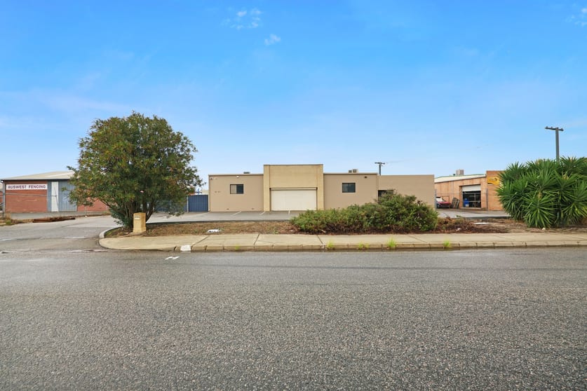 Click to view all images 81-83 Bickley Road Beckenham WA 6107 - Image 2