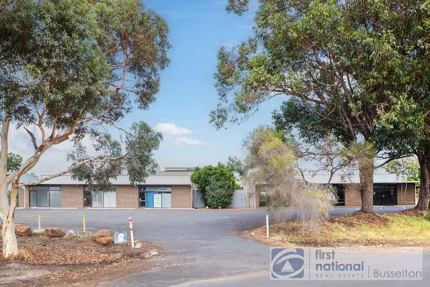 Click to view all images 2 Ilmenite Crescent Capel WA 6271 - Image 2