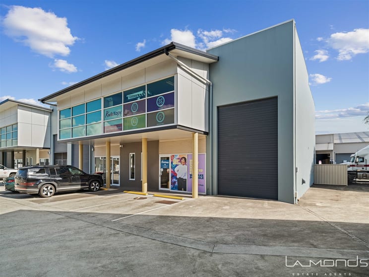 Click to view all images 4/50 PARKER COURT Pinkenba QLD 4008 - Image 3
