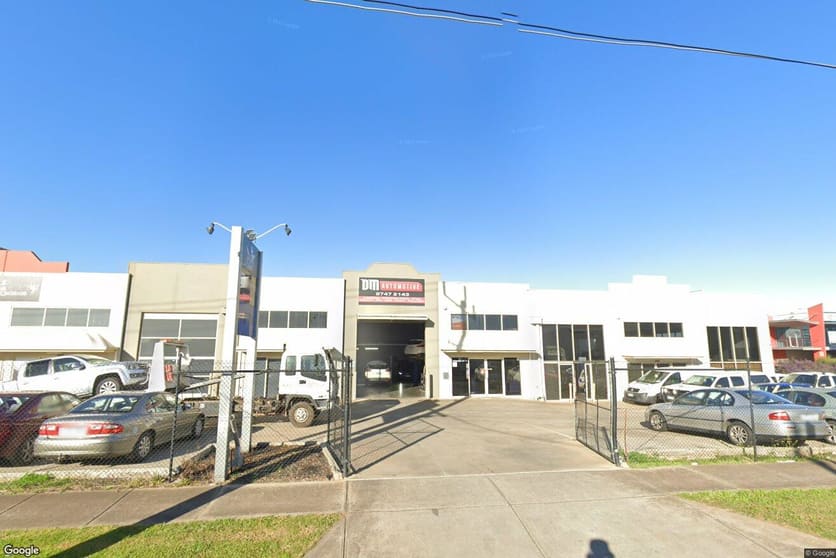 Click to view all images 1,2,3/1 Glenville Drive Melton VIC 3337 - Image 1