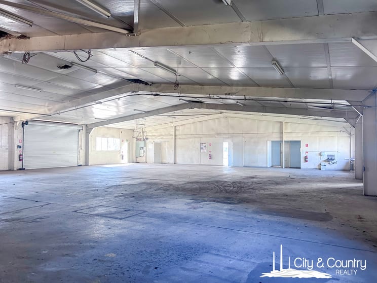 Click to view all images 23-25 Commercial Road Mount Isa QLD 4825 - Image 2