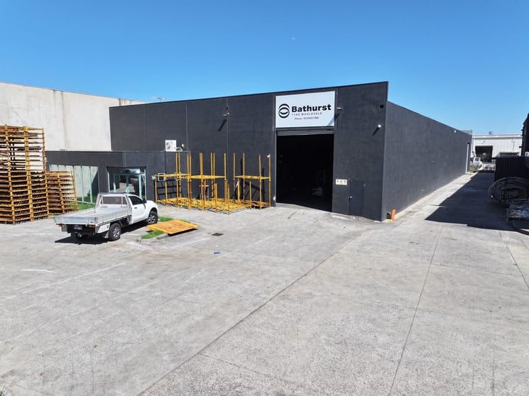 Click to view all images 2/275 Rex Road Campbellfield VIC 3061 - Image 2