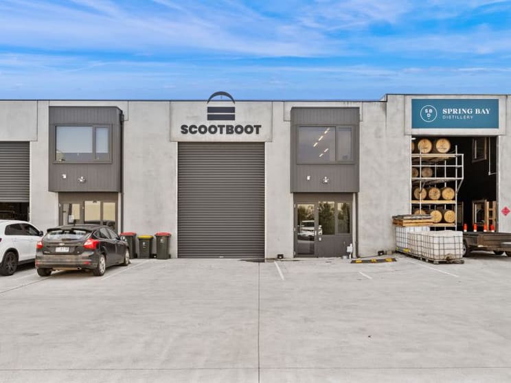 Click to view all images Unit 4, 205 Kennedy Drive Cambridge TAS 7170 - Image 1