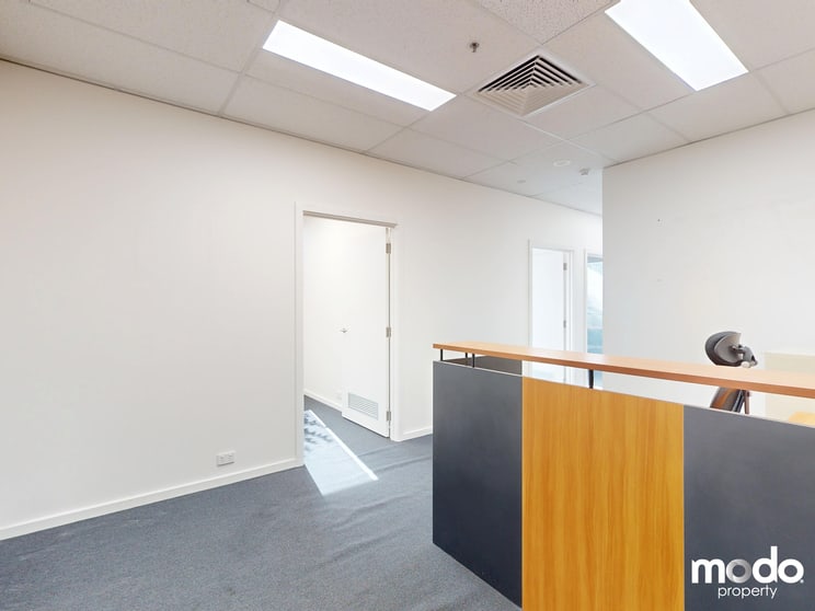 Click to view all images 4/1320 Plenty Road Bundoora VIC 3083 - Image 3
