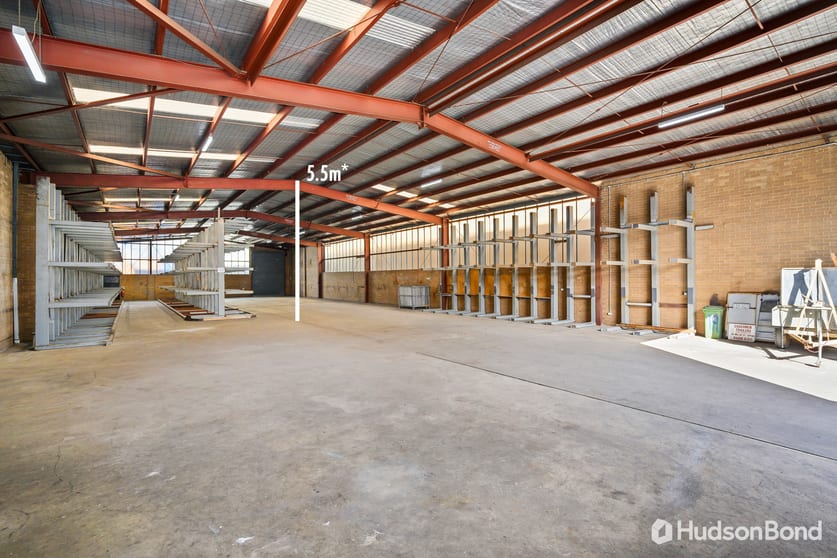 Click to view all images 28 Blaxland Avenue Thomastown VIC 3074 - Image 3