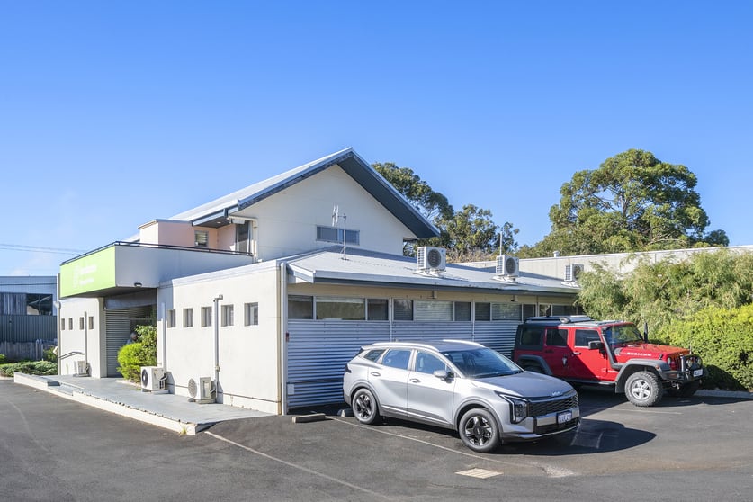 Click to view all images 1/36 Station Road Margaret River WA 6285 - Image 3