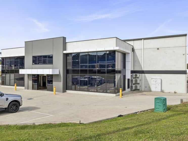Click to view all images 15 Sanders Street Korumburra VIC 3950 - Image 3