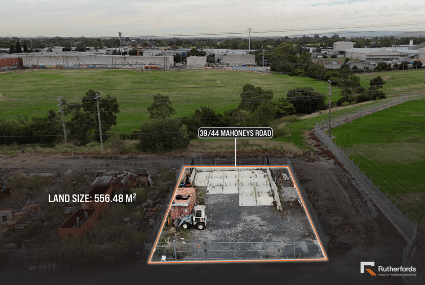 Click to view all images 39/44 Mahoneys Road Thomastown VIC 3074 - Image 3