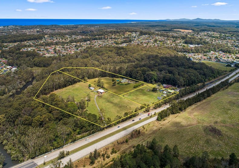 Click to view all images 647, 679A & 679B Pacific Highway Boambee East NSW 2452 - Image 3