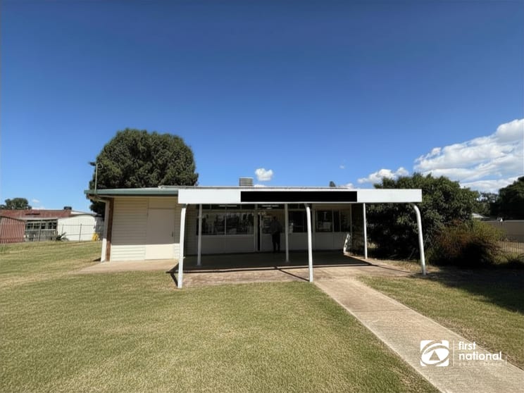 28 Middle Street Chinchilla QLD 4413 - Image 1