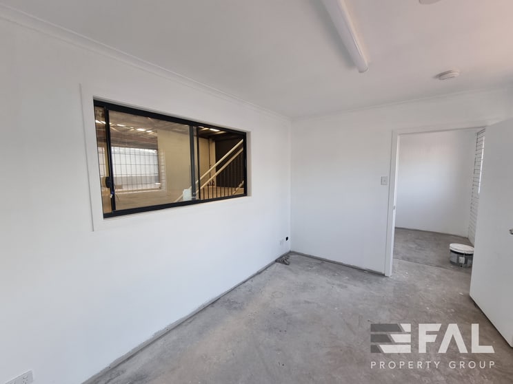 Click to view all images 11 Shoebury Street Rocklea QLD 4106 - Image 5