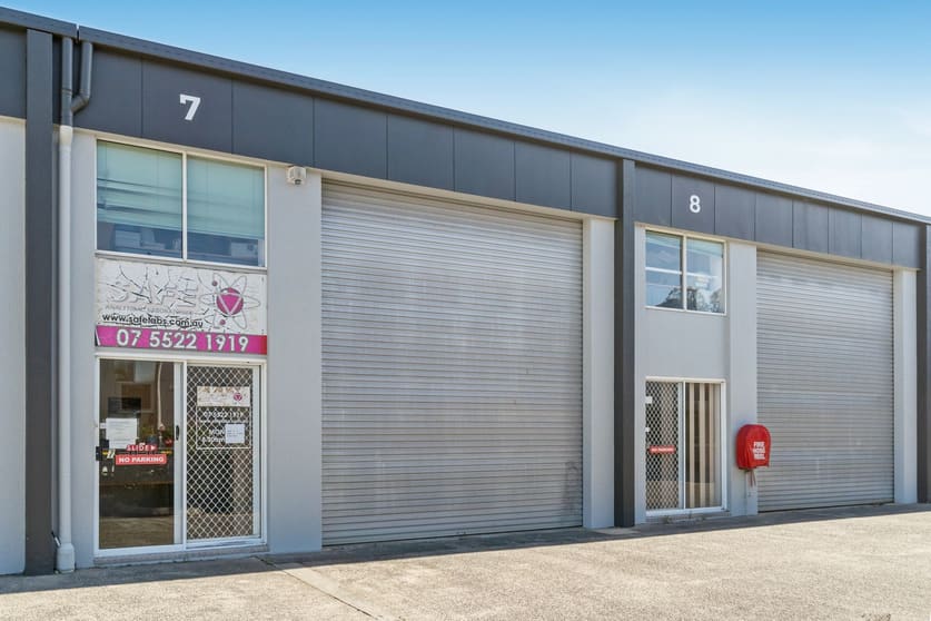 Click to view all images 7&8/4 Fremantle Street Burleigh Heads QLD 4220 - Image 1