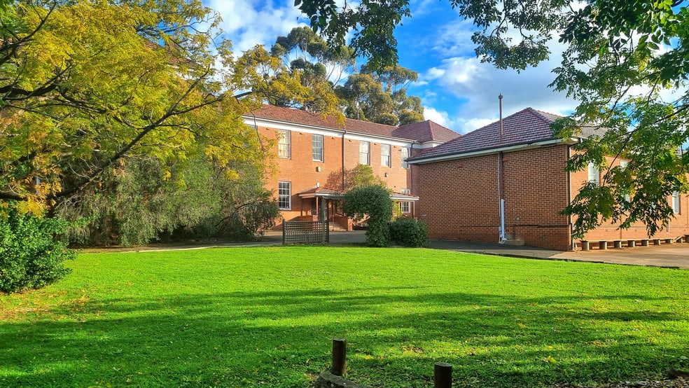 Click to view all images 45 EAST STREET Grenfell NSW 2810 - Image 2
