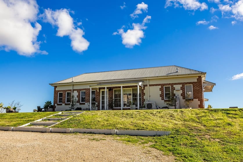 Click to view all images 34 Mincham Road Meningie SA 5264 - Image 4