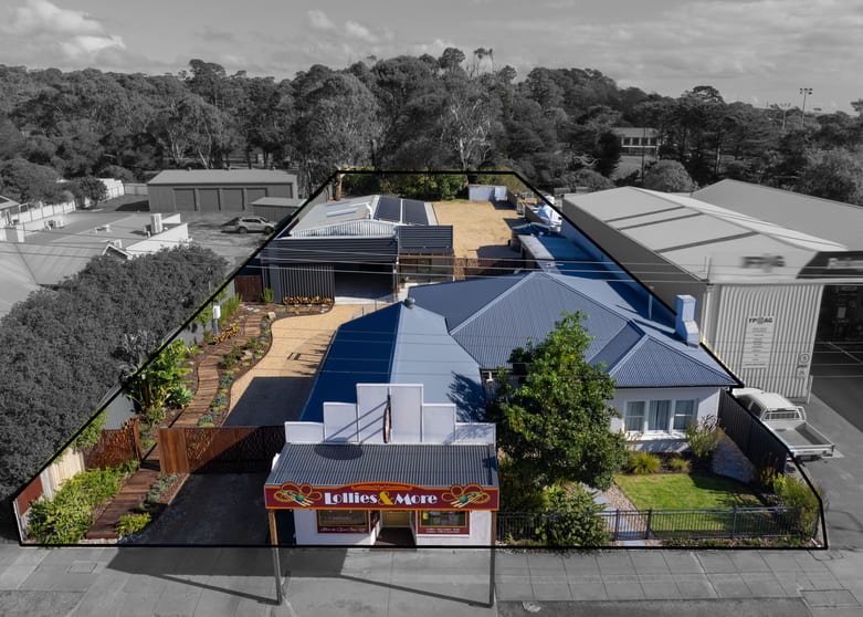 Click to view all images 84 Main Street Yankalilla SA 5203 - Image 1