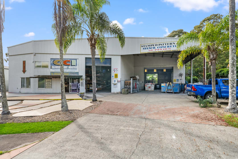 Click to view all images 37 Leda Drive Burleigh Heads QLD 4220 - Image 4