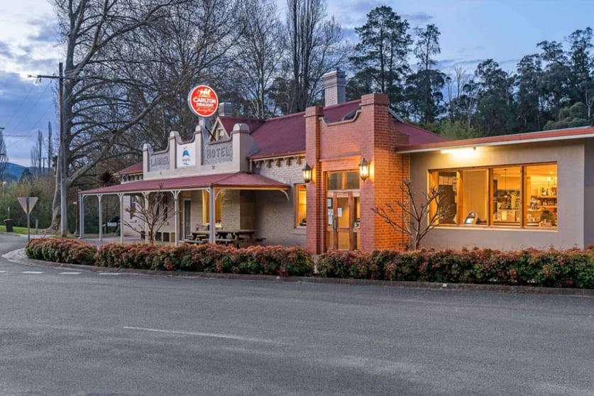 Click to view all images 5557 Omeo Highway Mitta Mitta VIC 3701 - Image 1
