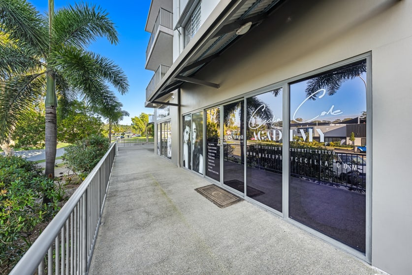 10/2 Acacia Court Robina QLD 4226 - Image 2