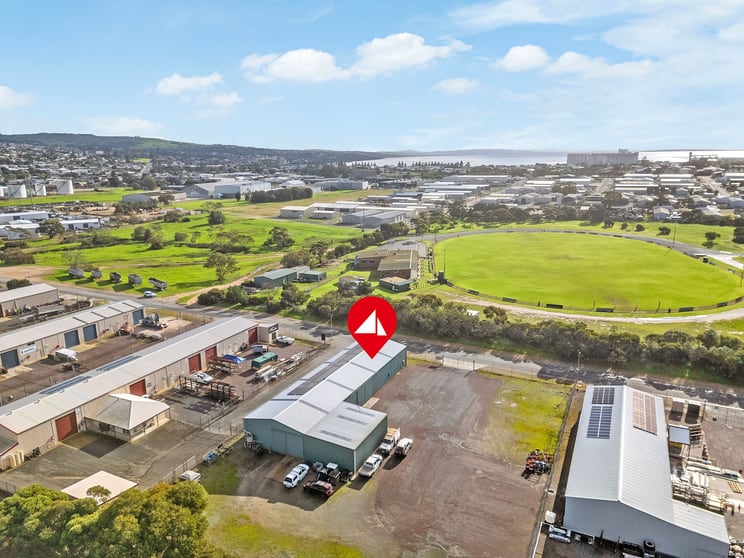 Click to view all images 9 Bel-Air Drive Port Lincoln SA 5606 - Image 2