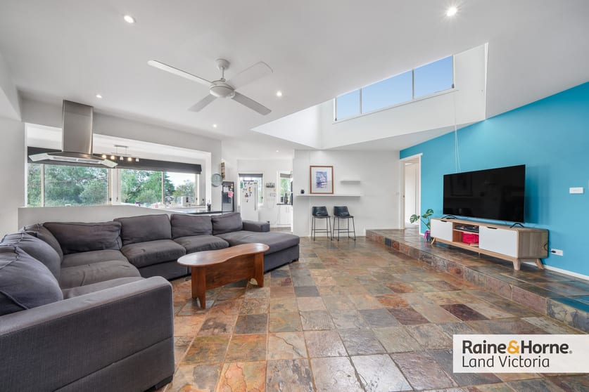 Click to view all images 270 Windermere Road Lara VIC 3212 - Image 3