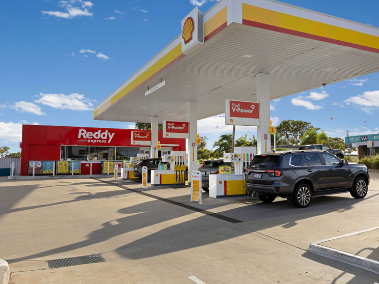 7 Booth Avenue Tannum Sands QLD 4680 - Image 3