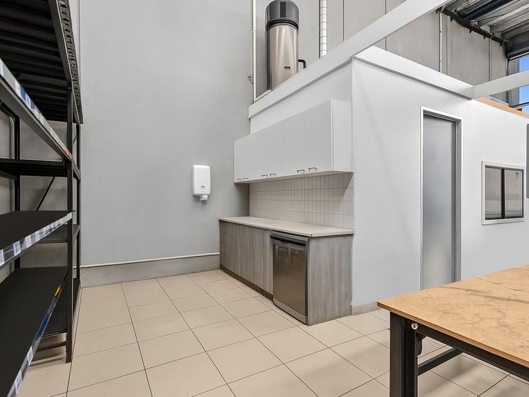 Click to view all images 2/13 Elite Way Mornington VIC 3931 - Image 2