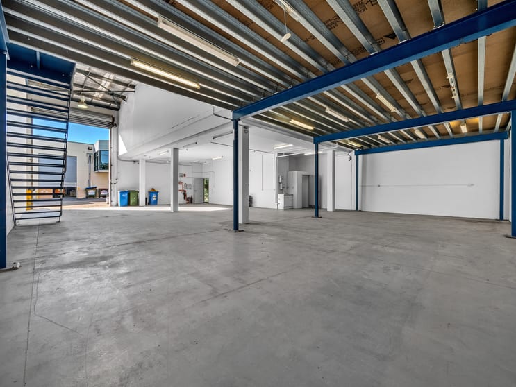Click to view all images 4/24-26 Burrows Road St Peters NSW 2044 - Image 3