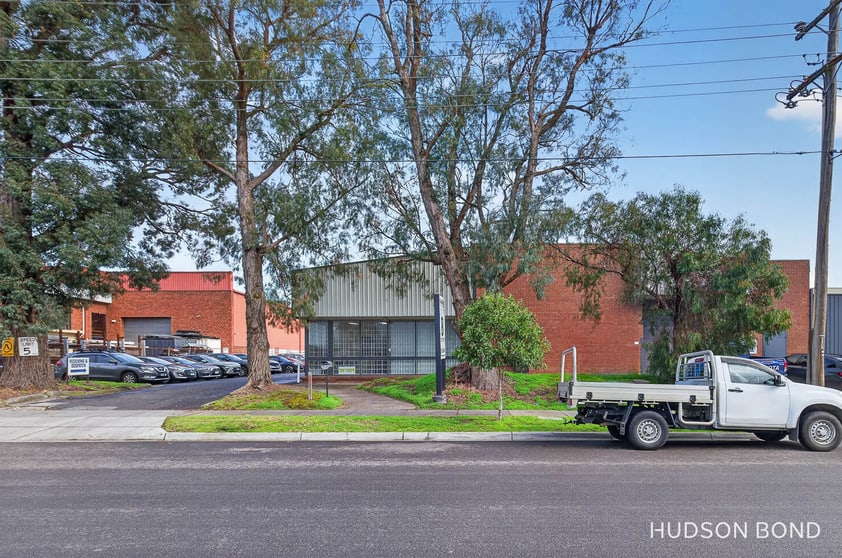 Click to view all images 8 Reid Street Bayswater VIC 3153 - Image 2