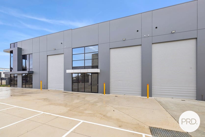 Click to view all images 2/15 Icon Drive Delacombe VIC 3356 - Image 1