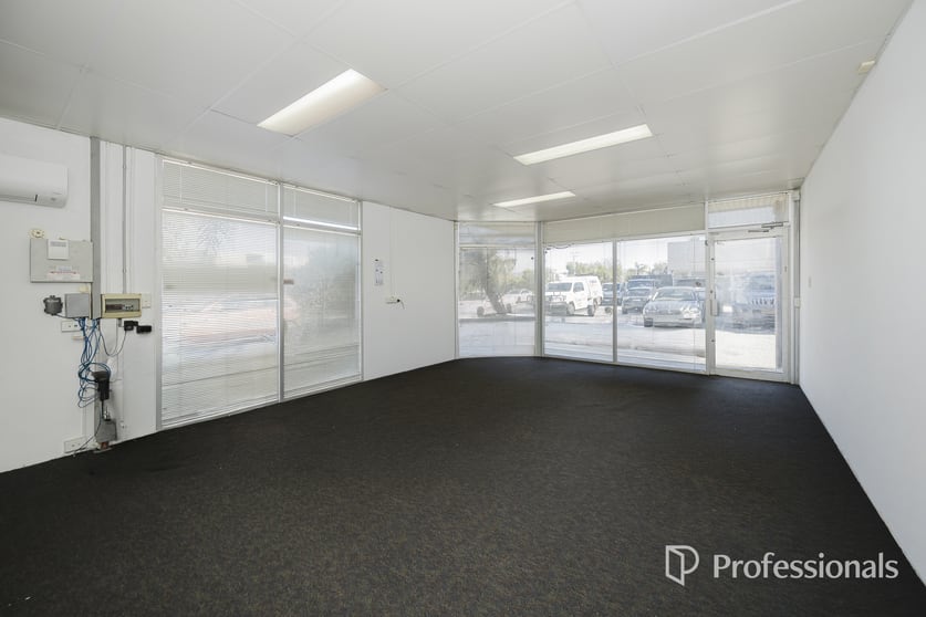 Click to view all images 12/7 Vale Street Malaga WA 6090 - Image 3