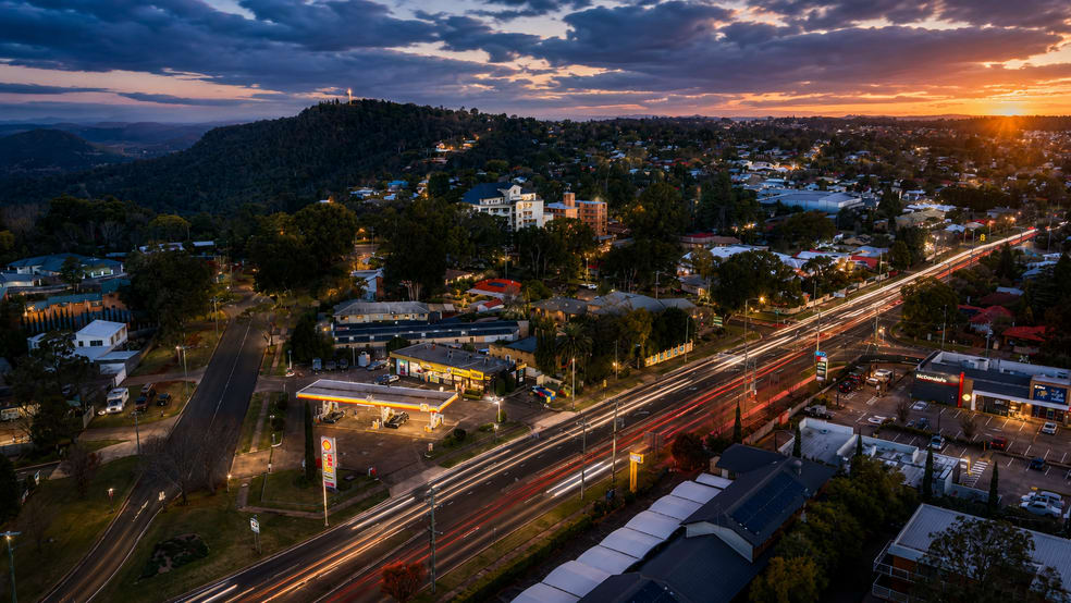Click to view all images 2 Cohoe Street East Toowoomba QLD 4350 - Image 2