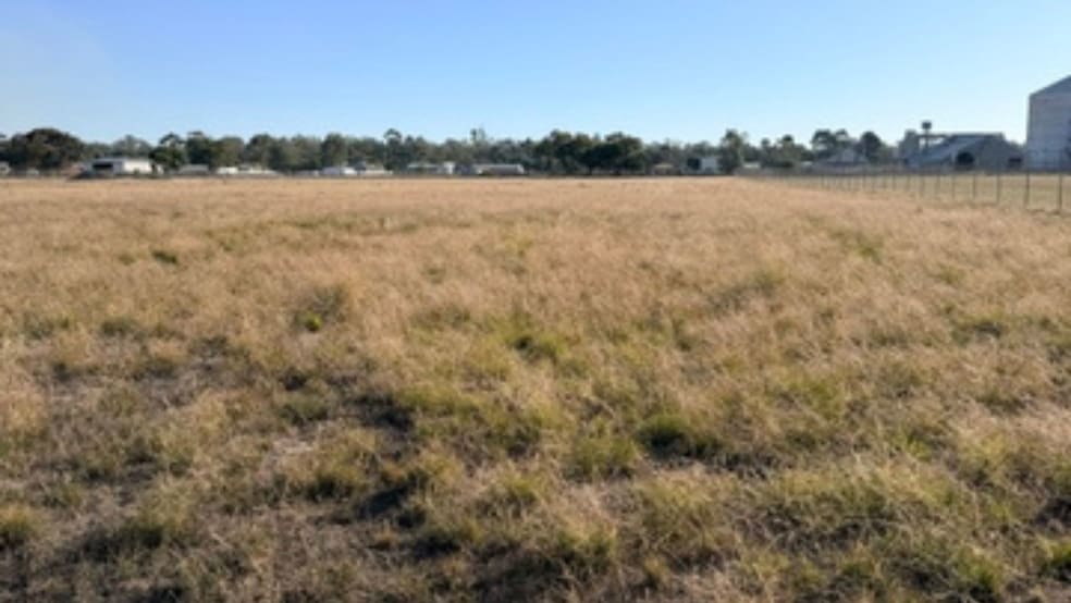 Click to view all images 2 Henty Highway Warracknabeal VIC 3393 - Image 1