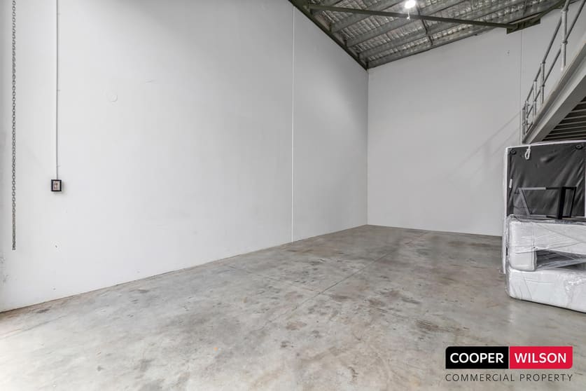 Click to view all images 5/70-72 Captain Cook Drive Caringbah NSW 2229 - Image 3