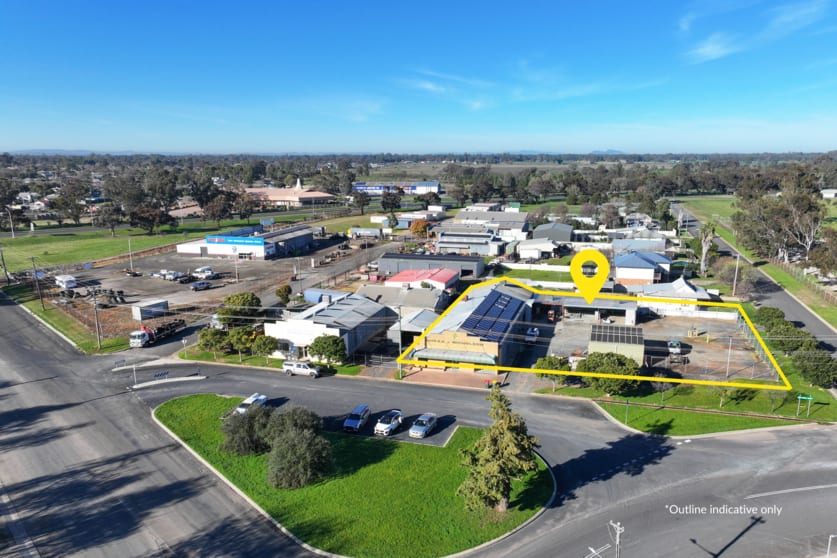 Click to view all images 2 Forrester Street Forbes NSW 2871 - Image 1